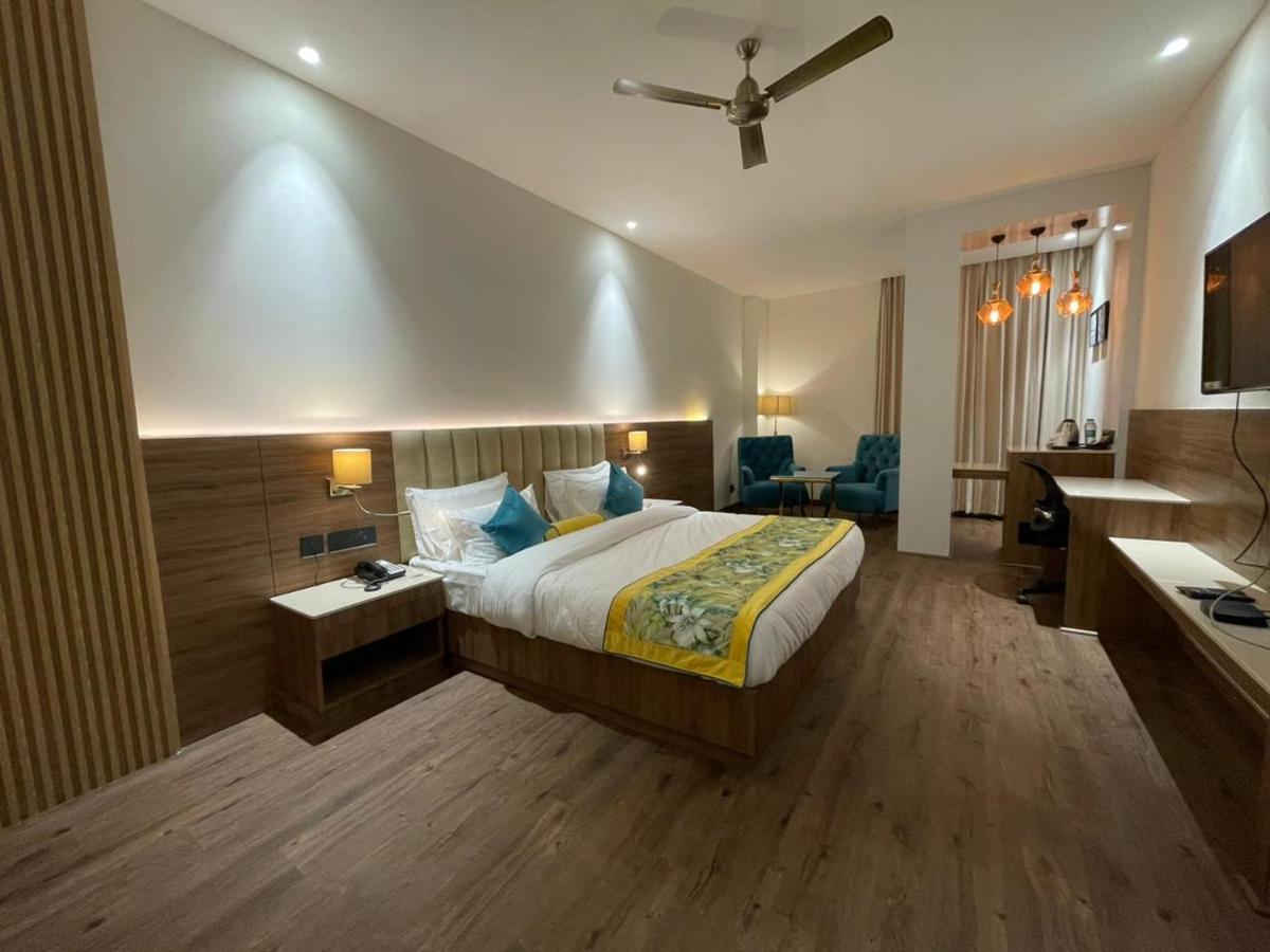 Hotel Casa Divine Izatnagar Εξωτερικό φωτογραφία